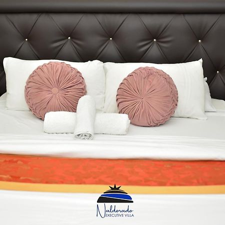 Naldorado Executive Villa Нелспрёйт Экстерьер фото