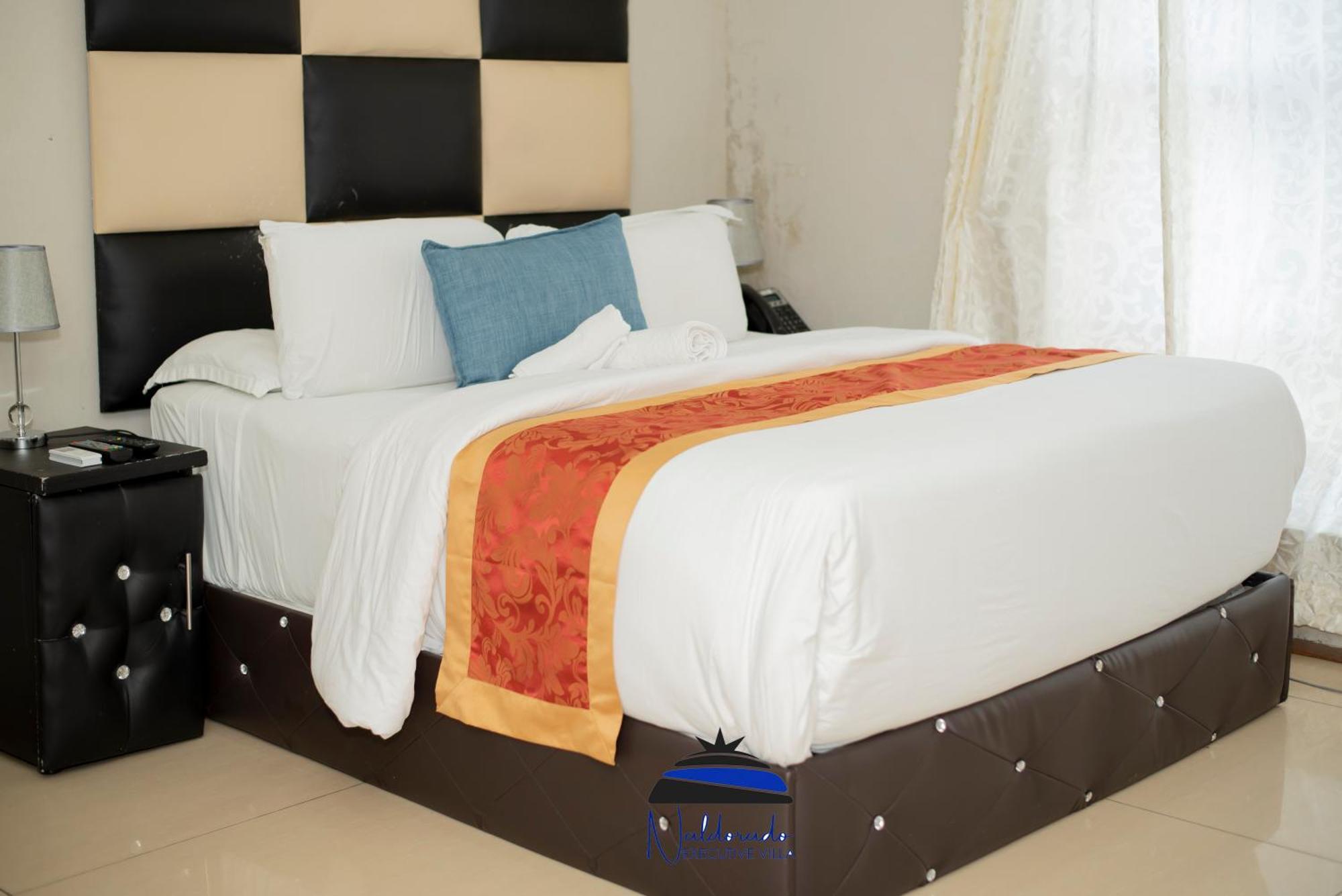 Naldorado Executive Villa Нелспрёйт Экстерьер фото