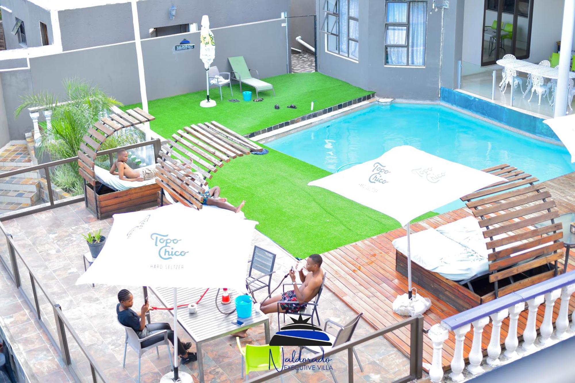 Naldorado Executive Villa Нелспрёйт Экстерьер фото