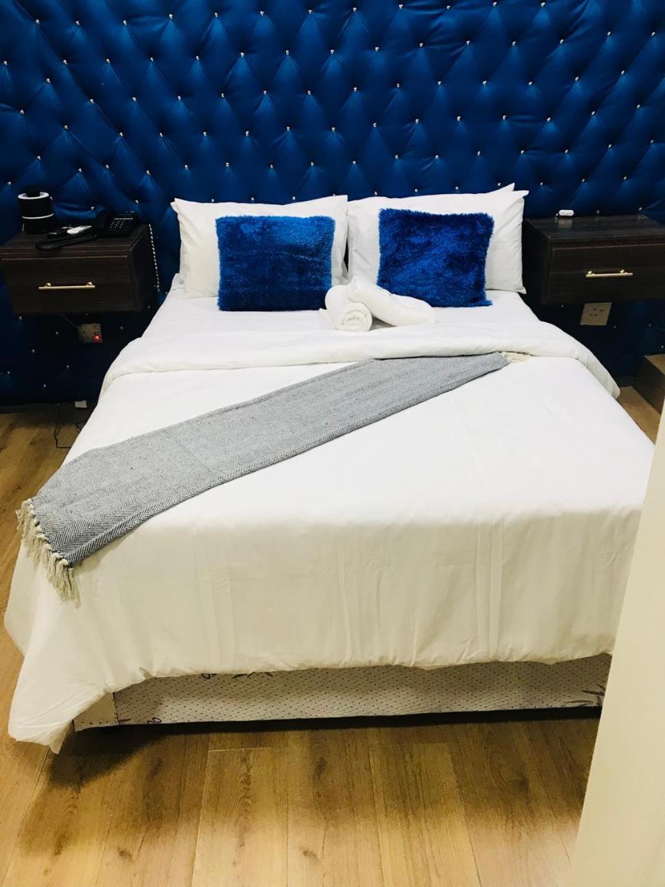 Naldorado Executive Villa Нелспрёйт Экстерьер фото