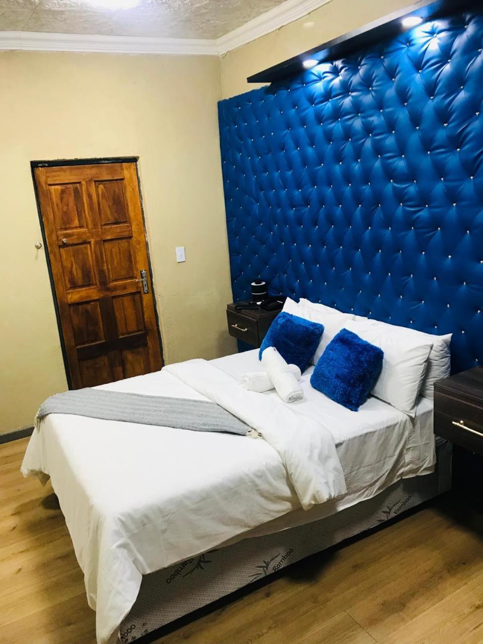 Naldorado Executive Villa Нелспрёйт Экстерьер фото
