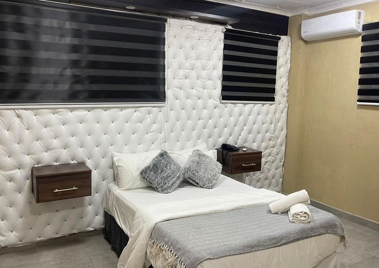 Naldorado Executive Villa Нелспрёйт Экстерьер фото